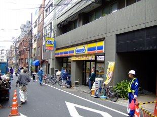 ミニストップの並びです