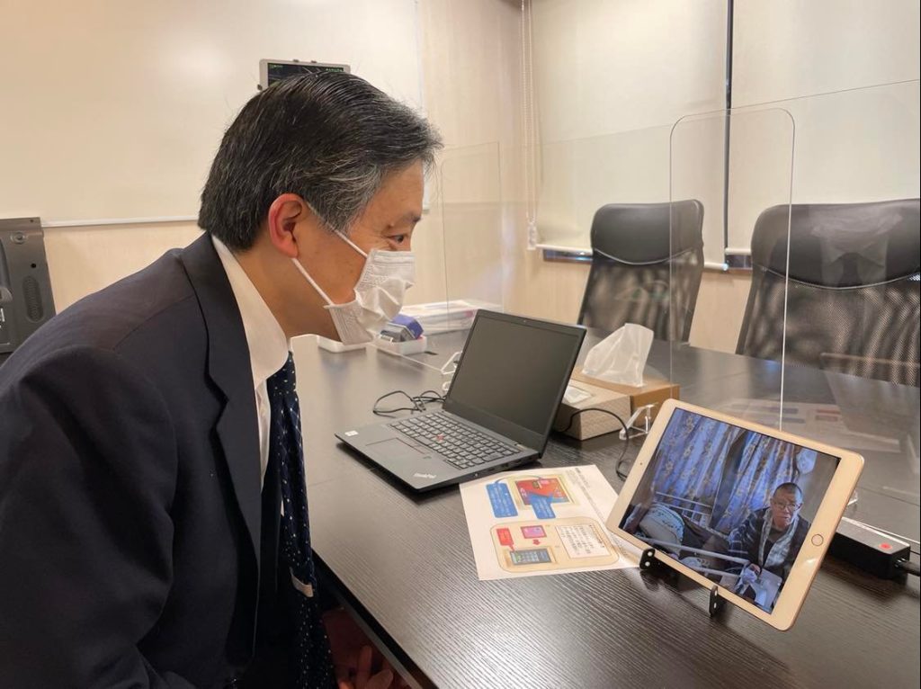訪問診療を中心に展開してきたヒロクリニックの英先生とSNSを通じて連絡を取り合うようになっていった。